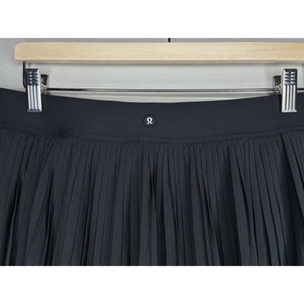 Lululemon Pleated High-Rise Knee-Length Tennis Skirt Black Size Large - Picture 4 of 7